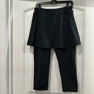 Tennis skirt with built-in leggings